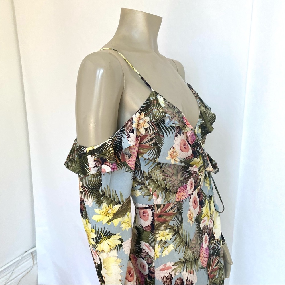 Floral wrap dress - Picture 8 of 16